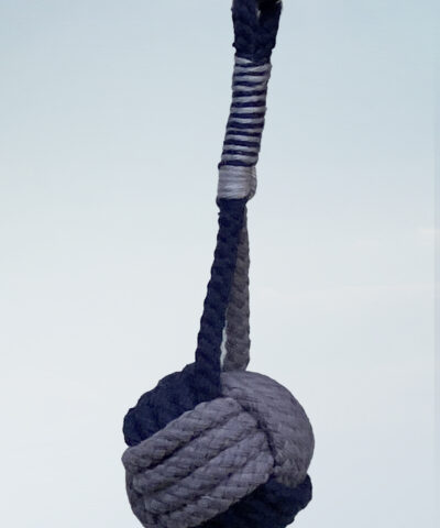 Schlüsselanhänger "Affenfaust" Farbe: Olive-Stein